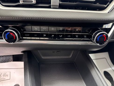 New 2026 Chevrolet Equinox LT w/ Convenience Package II image 31