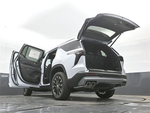 New 2026 Chevrolet Traverse LT image 74