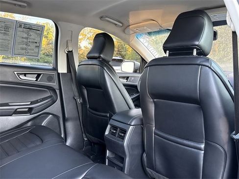 Used 2022 Ford Edge SEL image 17