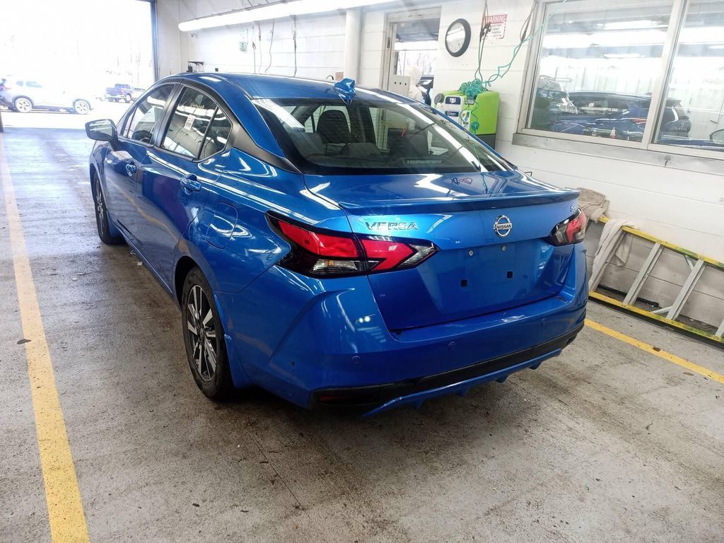 Used 2021 Nissan Versa SV FWD image 5