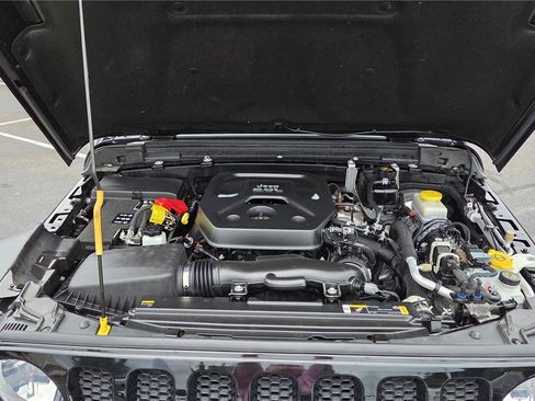 Used 2023 Jeep Wrangler Unlimited Sport AWD/4WD image 10