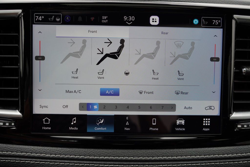 Certified 2026 Chrysler Pacifica Limited FWD image 30