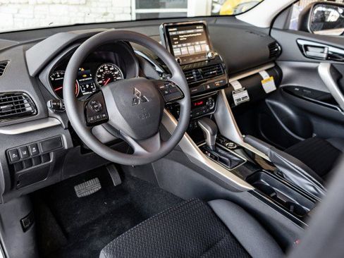 New 2025 Mitsubishi Eclipse Cross LE image 6