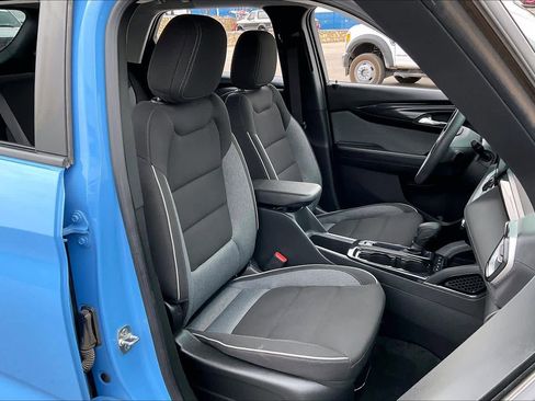 Used 2024 Chevrolet TrailBlazer LT w/ Driver Confidence Package image 8