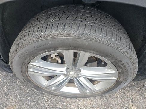 Used 2018 Volkswagen Atlas SEL w/ R-Line Package image 11