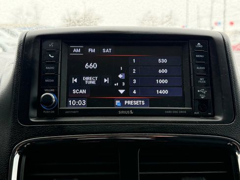 Used 2018 Dodge Grand Caravan SE w/ UConnect Hands-Free Group image 33