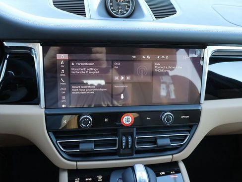 New 2026 Porsche Macan image 24