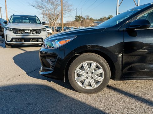 Used 2023 Kia Rio LX image 4