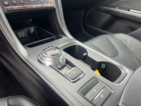 Used 2019 Ford Fusion Energi Titanium FWD image 17