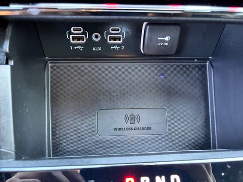 Used 2025 Jeep Grand Cherokee Altitude AWD/4WD image 28