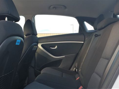 Used 2016 Hyundai Elantra GT FWD image 13