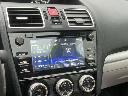 Used 2017 Subaru Forester 2.5i Premium image 19