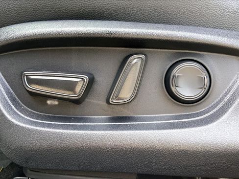 Used 2026 Toyota Camry SE FWD image 34