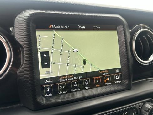 Used 2022 Jeep Wrangler Unlimited Rubicon w/ Xtreme Recon 35" Tire Package image 20