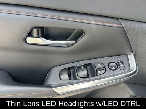 Used 2021 Nissan Sentra SR w/ SR Premium Package image 18