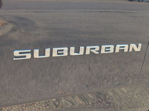 Used 2025 Chevrolet Suburban Premier AWD/4WD image 15