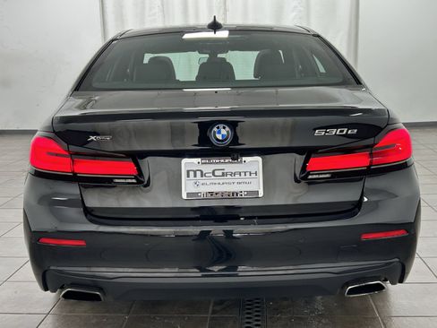 Used 2023 BMW 530e xDrive w/ Premium Package image 5