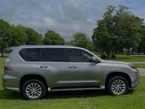 Used 2021 Lexus GX 460 Premium w/ Premium Plus Package AWD/4WD image 2