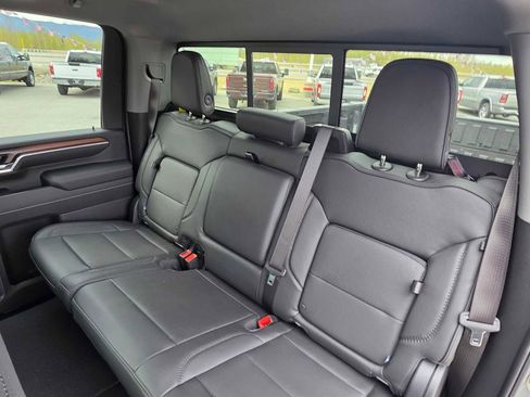 Used 2025 GMC Sierra 3500 Denali w/ Denali Reserve Package AWD/4WD image 17