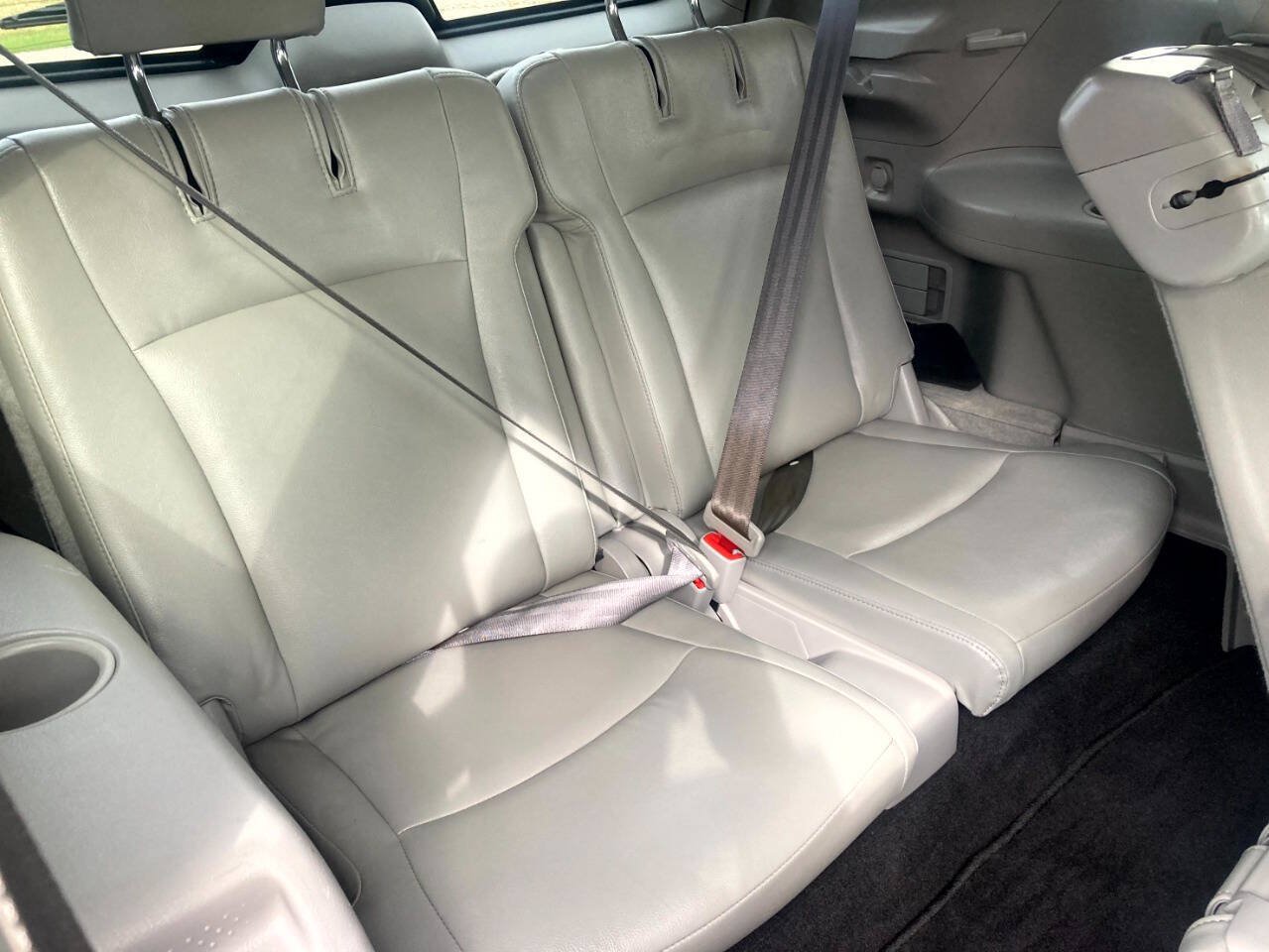 Used 2013 Toyota Highlander Plus FWD image 20
