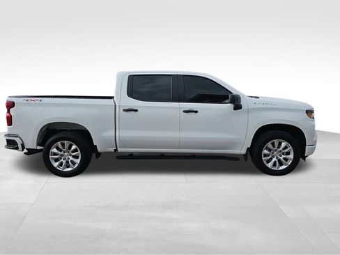 Used 2024 Chevrolet Silverado 1500 Custom image 2