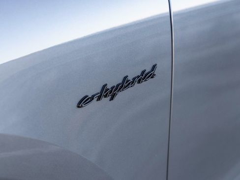 New 2026 Porsche Cayenne E-Hybrid image 18