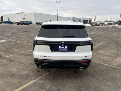 Used 2024 Chevrolet Traverse RS w/ LPO, Floor Liner Package image 5