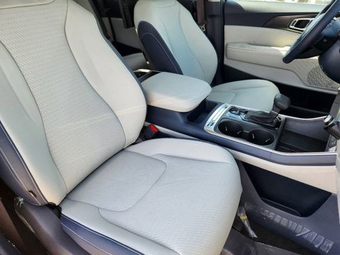 New 2025 Kia Carnival SX Prestige image 14