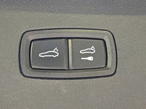 Certified 2025 Porsche Cayenne S AWD/4WD image 14