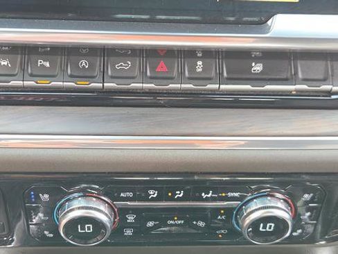 Used 2023 GMC Sierra 1500 SLT image 37