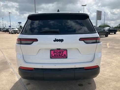Used 2025 Jeep Grand Cherokee L Laredo RWD image 6