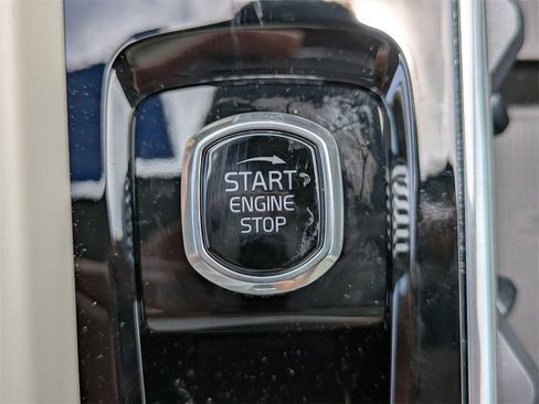 New 2026 Volvo XC60 B5 Ultra w/ Protection Package Premier image 28