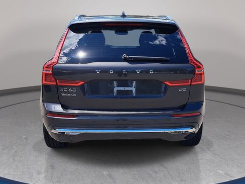 Used 2023 Volvo XC60 B5 Ultimate w/ Climate Package FWD image 6