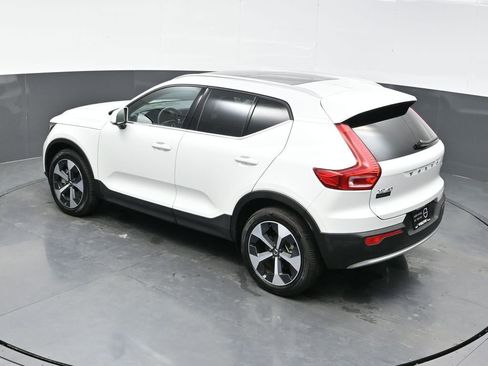 Used 2025 Volvo XC40 B5 Plus AWD/4WD image 38