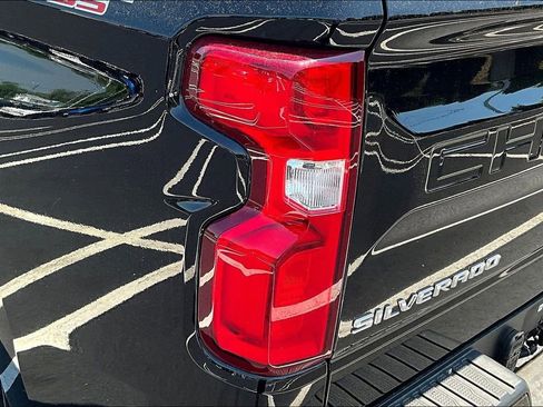 Used 2019 Chevrolet Silverado 1500 LT Trail Boss AWD/4WD image 21