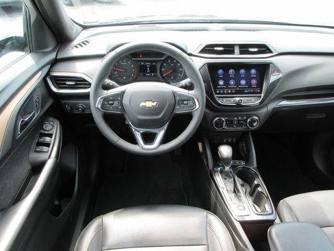 Certified 2023 Chevrolet TrailBlazer ACTIV w/ Convenience Package FWD image 15