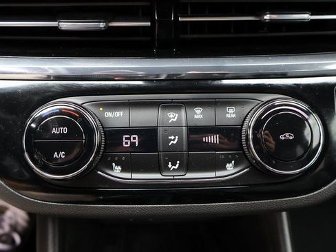 Certified 2025 Buick Envista Sport Touring w/ Convenience I Package FWD image 25