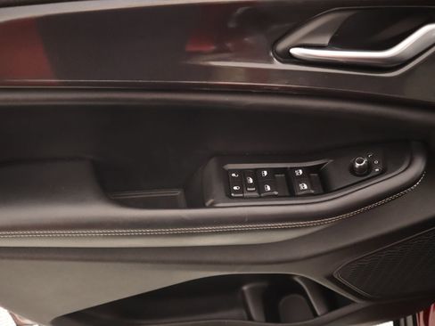 Used 2023 Jeep Grand Cherokee L Laredo image 17