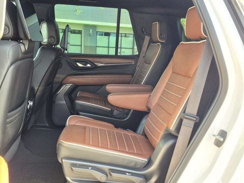 Used 2024 GMC Yukon Denali Ultimate AWD/4WD image 29