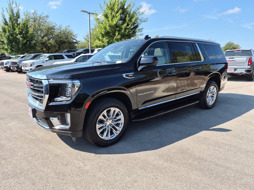 Used 2023 GMC Yukon XL SLT w/ Max Trailering Package AWD/4WD image 3