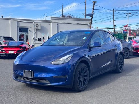 Used 2022 Tesla Model Y Long Range image 2