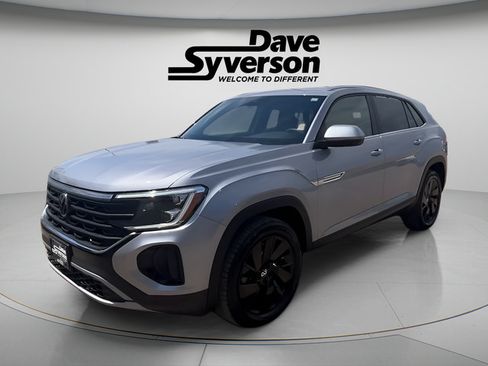 Used 2024 Volkswagen Atlas Cross Sport SE AWD/4WD image 1