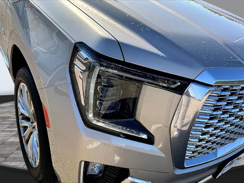 Used 2021 GMC Yukon XL Denali w/ Denali Premium Package AWD/4WD image 35