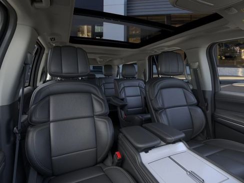 New 2026 Lincoln Navigator L Reserve AWD/4WD image 11