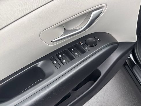 Certified 2025 Hyundai Tucson SEL AWD/4WD image 10