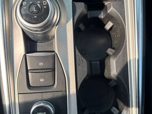 Used 2023 Ford Explorer XLT w/ Equipment Group 202A AWD/4WD image 23