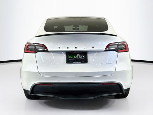 Used 2021 Tesla Model Y Long Range AWD/4WD image 7