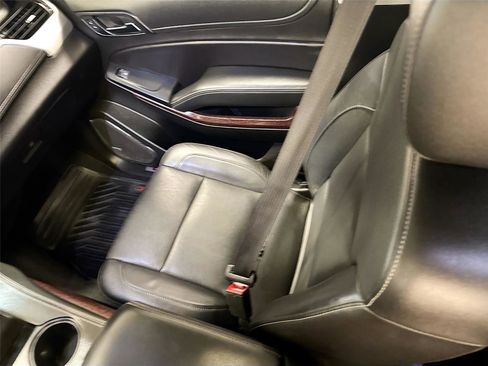 Used 2019 GMC Yukon SLT w/ Graphite Performance Edition AWD/4WD image 25