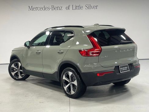 Used 2025 Volvo XC40 B5 Plus w/ Protection Package Premier image 3