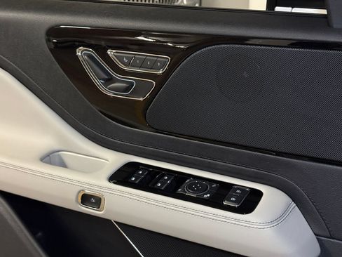 New 2026 Lincoln Aviator AWD image 37